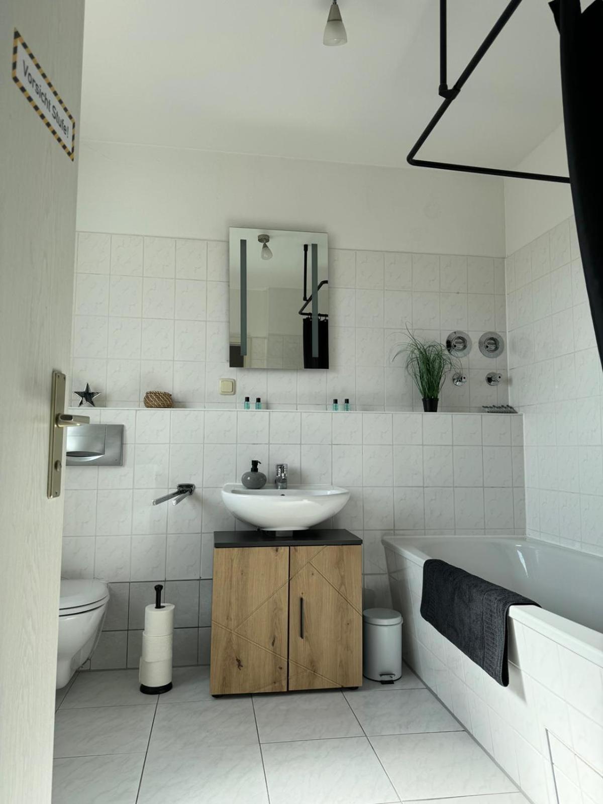 Stylische Ferienwohnung Gratis Wifi Naehe Bahnhof Цвиккау Экстерьер фото